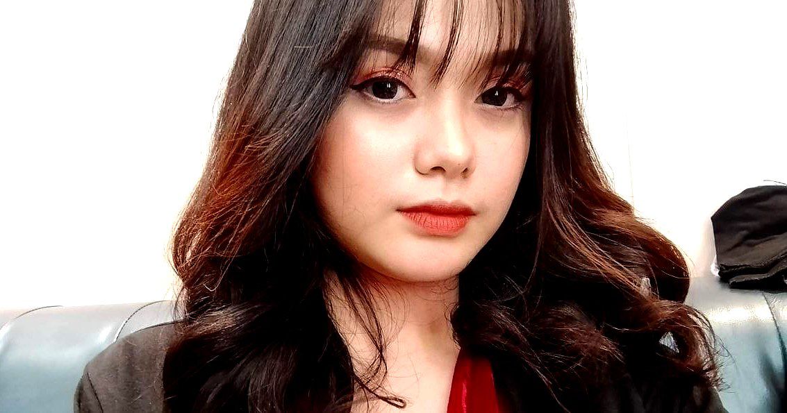 Loạt bài về cuộc sống thường ngày của bạn gái: nhiều người xem cô ấy bị địt